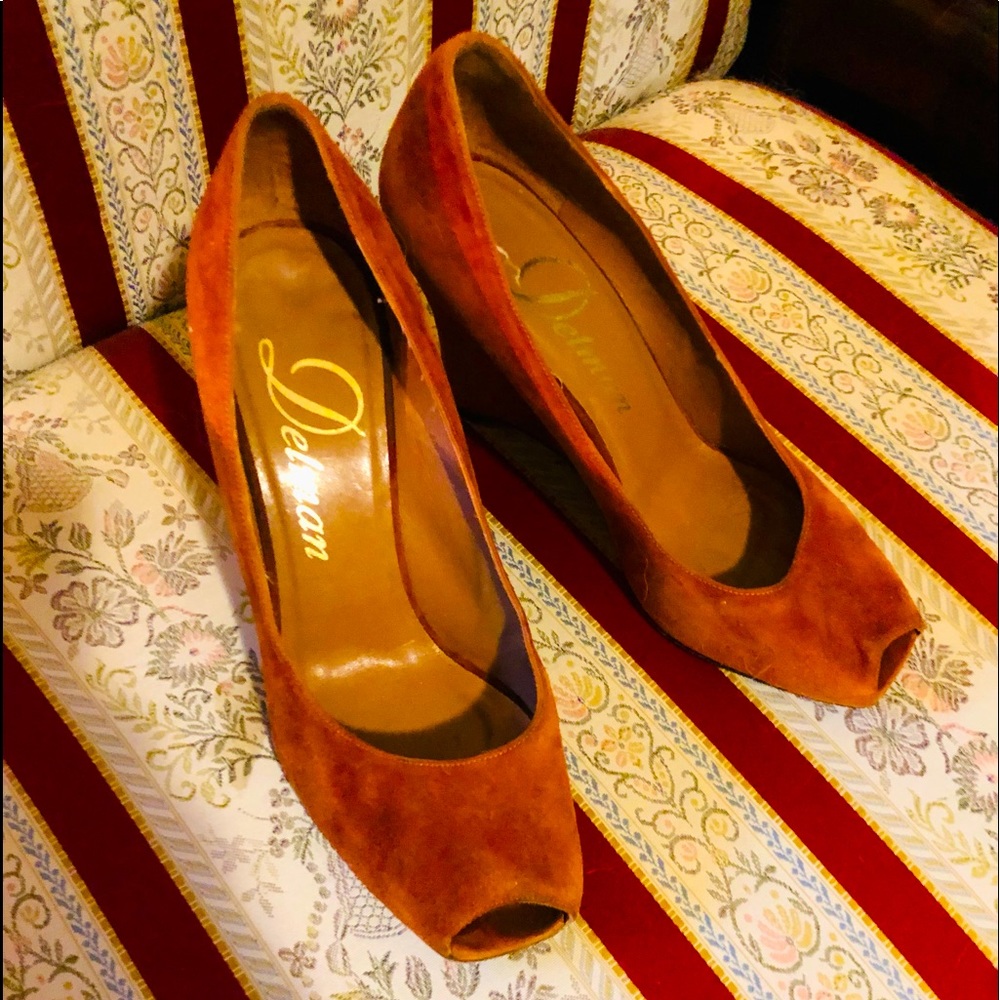 Delman size 8, Suede